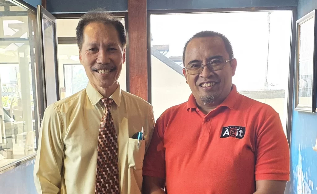 Bersama Prof. Dr. Eng. Ir. Abraham Lomi MSSE.