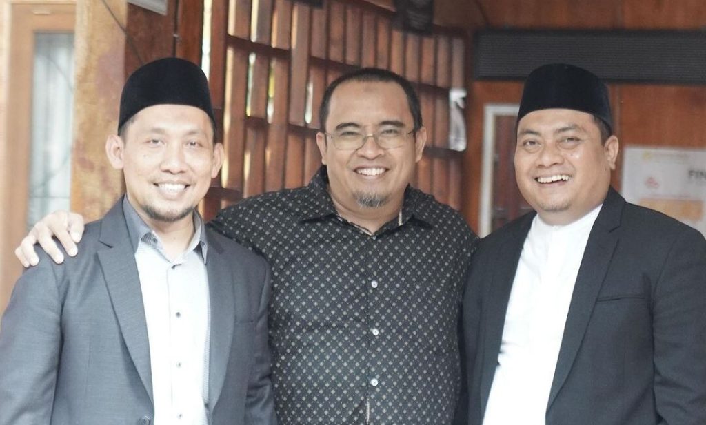 Pak Hendra, Haji Rendra, Haji Puguh