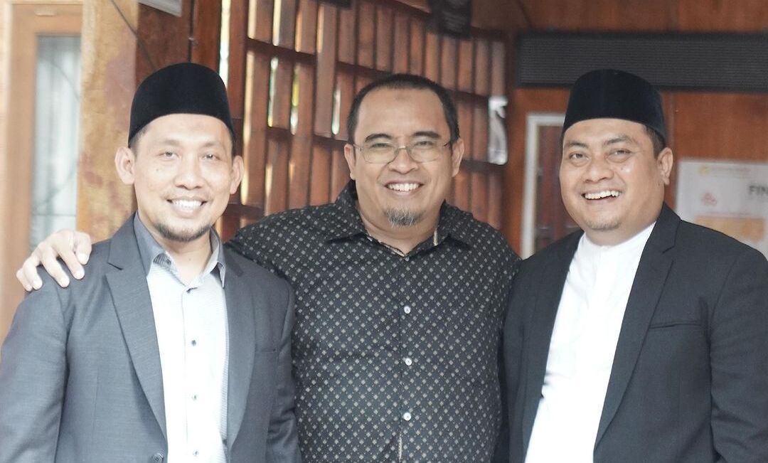 Pak Hendra, Haji Rendra, Haji Puguh