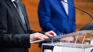 Politik Praktis dalam Kehidupan Demokrasi Indonesia