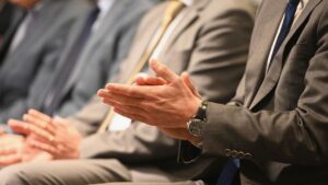 Fungsi Partai Politik dalam Sistem Demokrasi