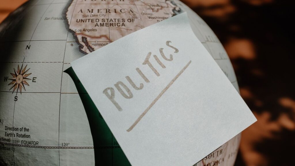 Sistem Politik di Indonesia dan Penerapannya dalam Kehidupan Bernegara