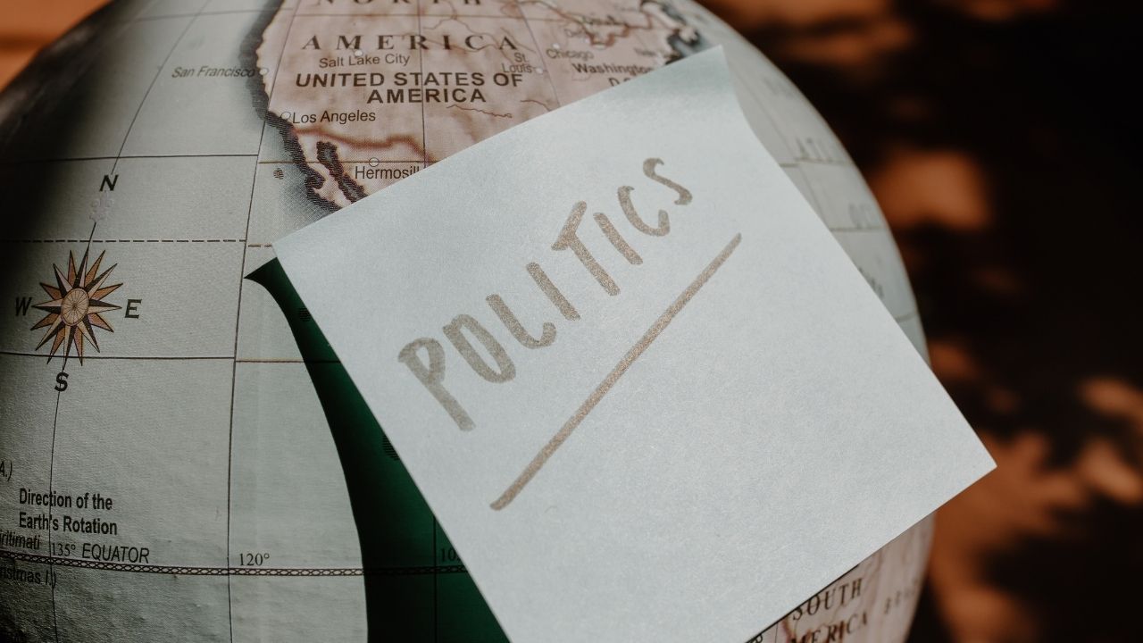 Sistem Politik di Indonesia dan Penerapannya dalam Kehidupan Bernegara