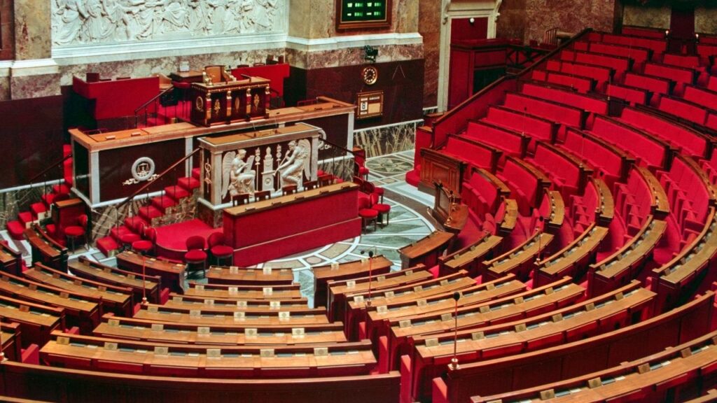 Peran dan Fungsi Lembaga Legislatif dalam Sistem Pemerintahan Indonesia