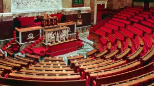 Peran dan Fungsi Lembaga Legislatif dalam Sistem Pemerintahan Indonesia